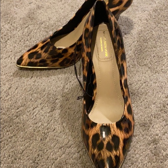 New Animal print heels - Picture 2 of 3